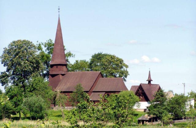 Drewniany kościół w Leśnie