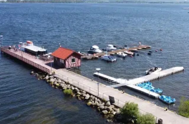 Przystań w Nadolu nad Jeziorem Żarnowieckim